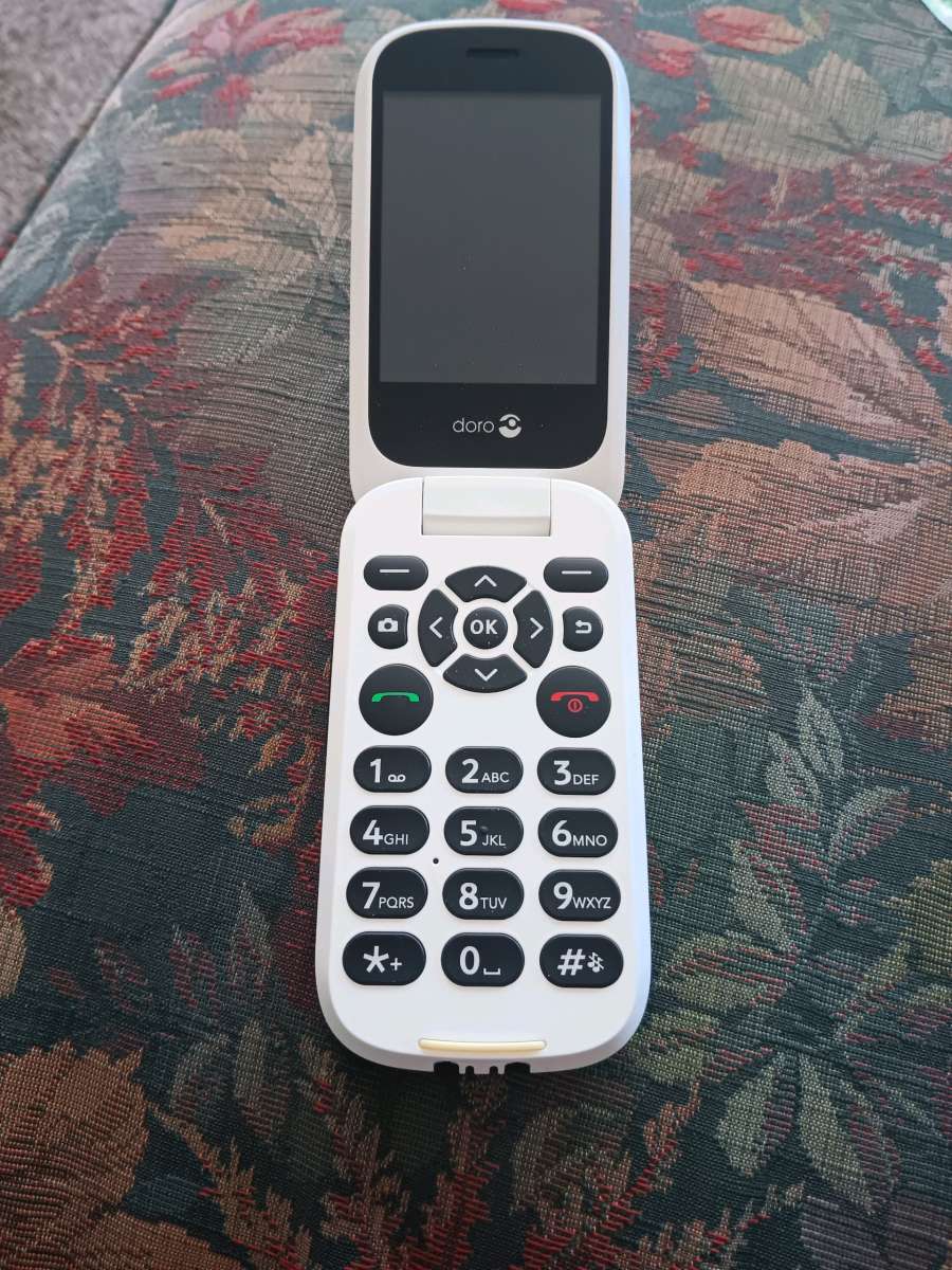 Consumer Cellular Doro Flip Phone