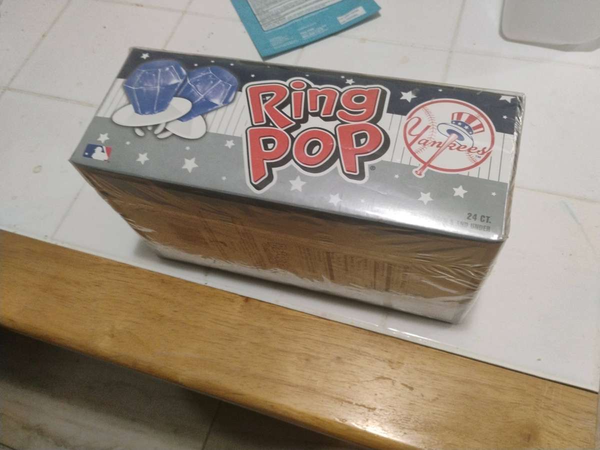 Yankees Ring Pop 2405 OZ 14g Pops NervWT 12 OZ