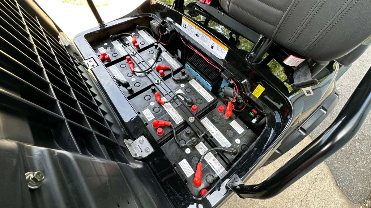 2023 ICON Golf Cart i60