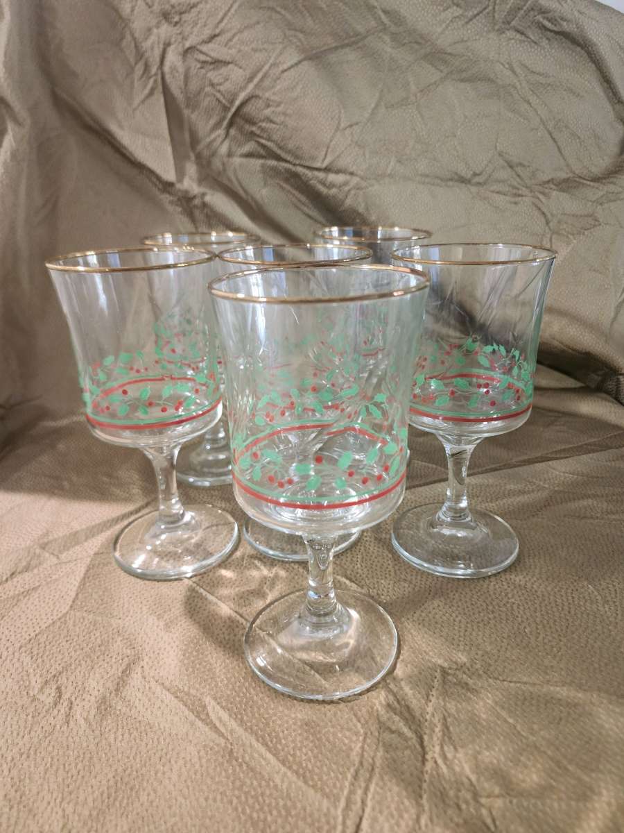 set of 6 vintage Arbys Chritmas glasses