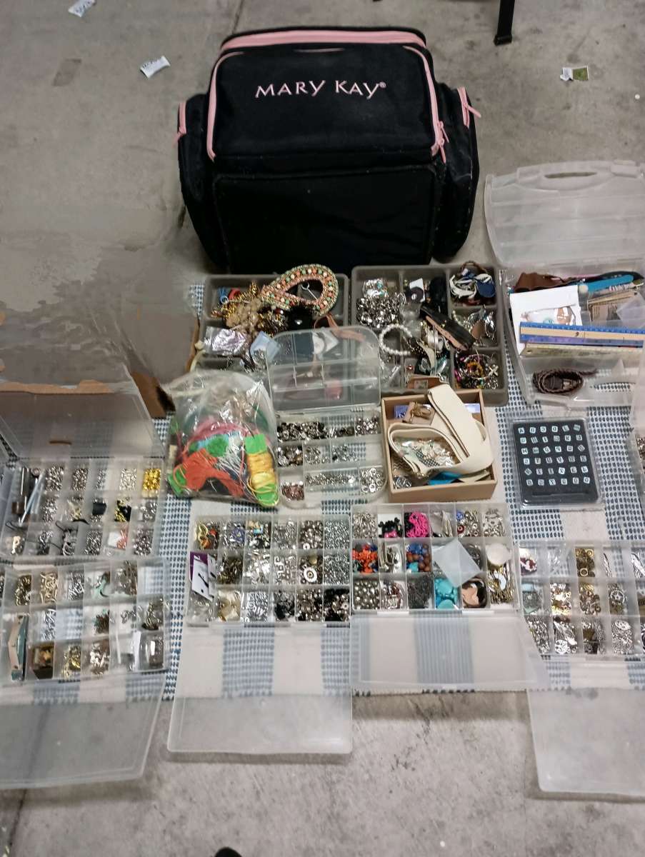 LARGE JEWELRY MAKING SET