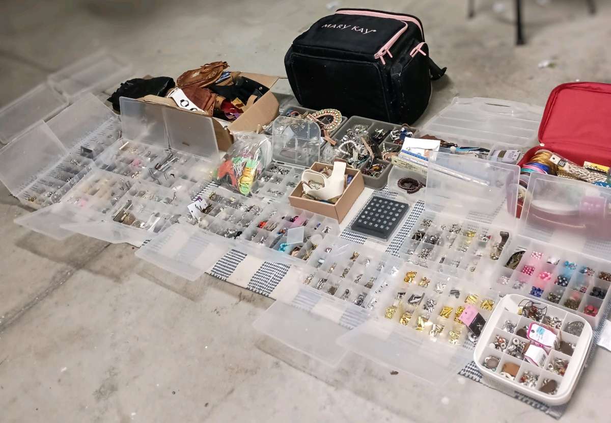 LARGE JEWELRY MAKING SET