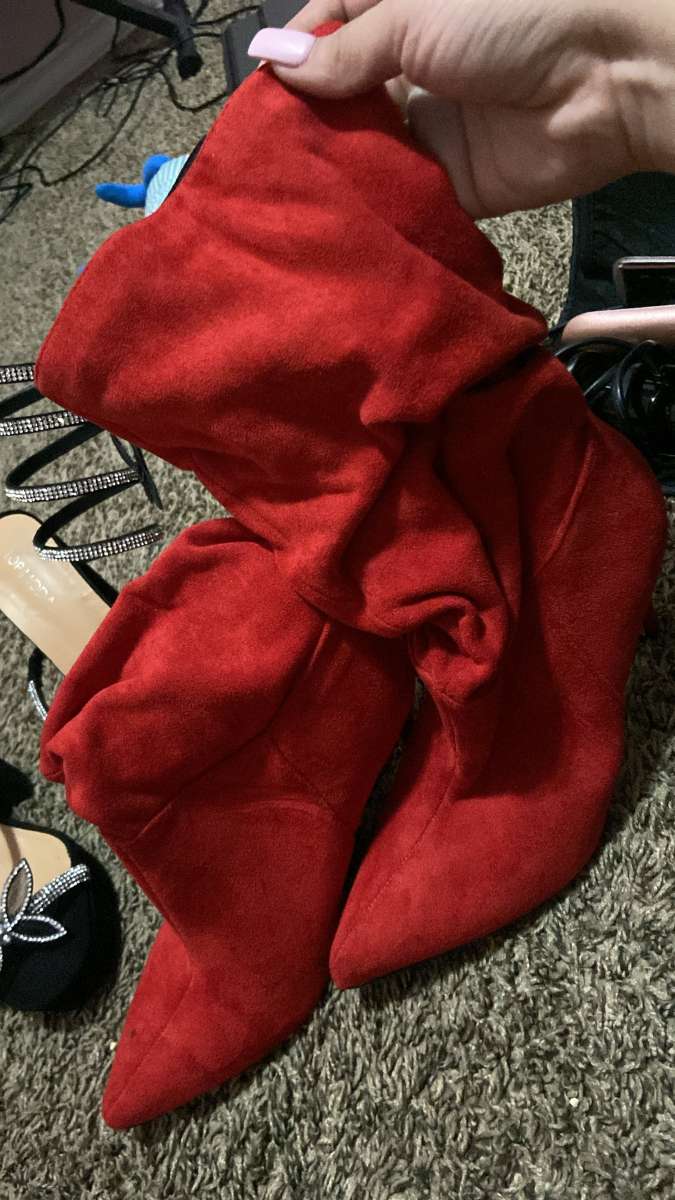 7 dollars Per Pairs Of Shoes Size 7 In Women