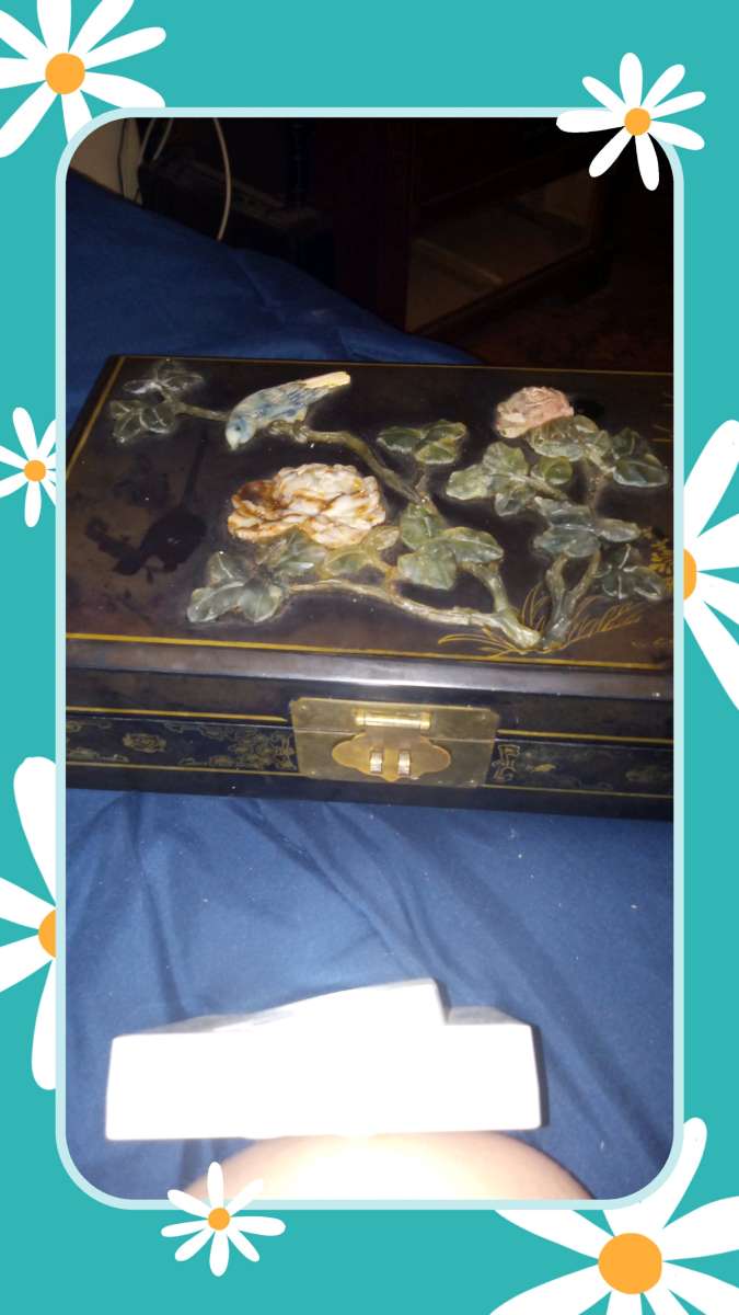 Antique Chinese hand crafted jewelry box
