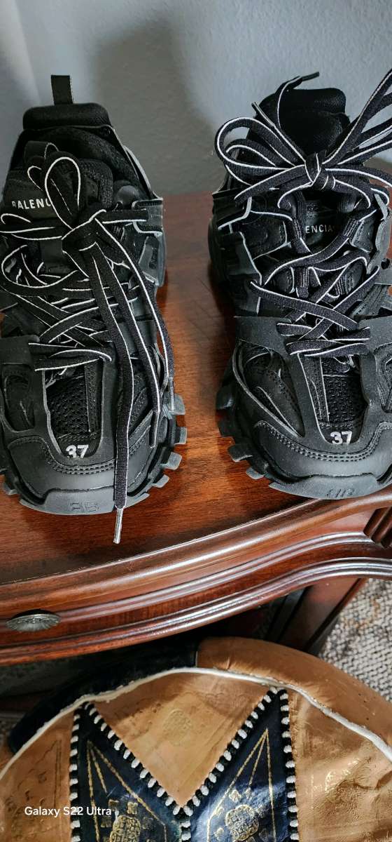 women Balenciaga shoe