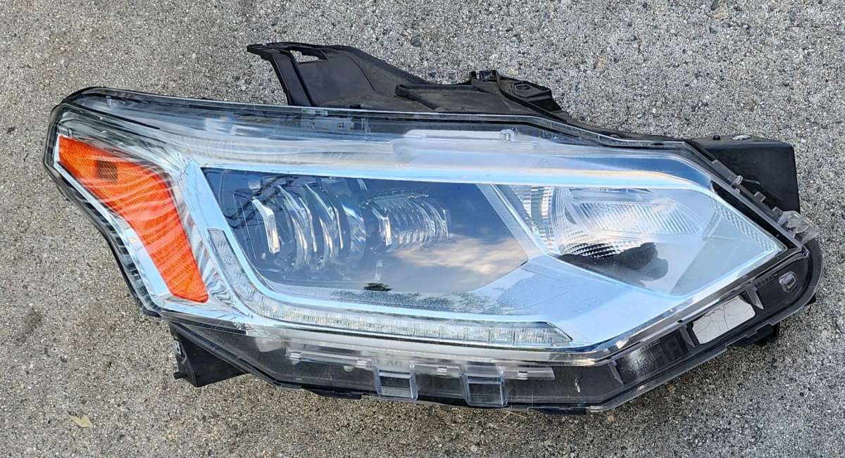 2019 2020 2021 2022 CHEVY TRAVERSE RIGHT PASSENGER HEADLIGHT