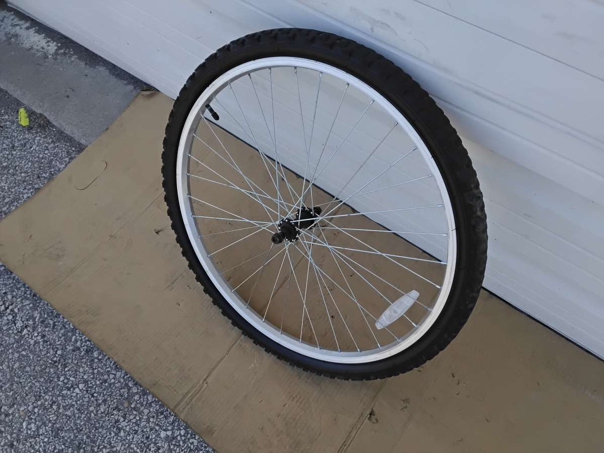 Nice Huffty Bicycle Front Wheel and Tire 26 X 195 Like New