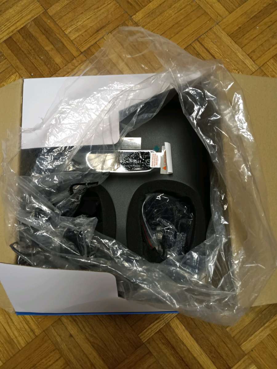 BRAND NEW Foot massager with remote