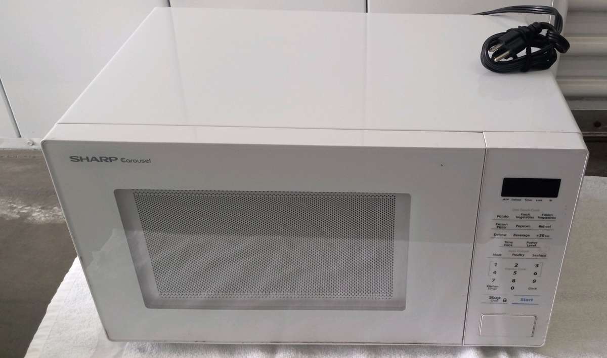 microwave  1year used