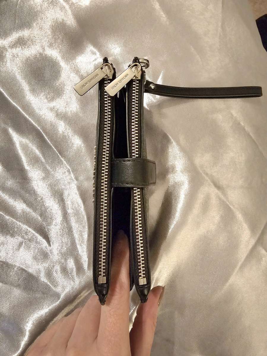 Michael kors purse with matching wallet