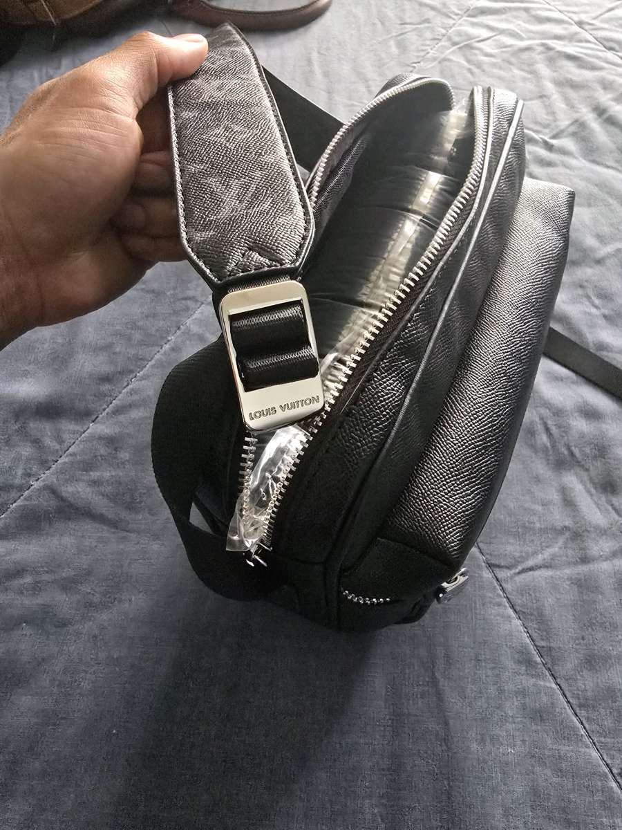 outdoor messenger bag