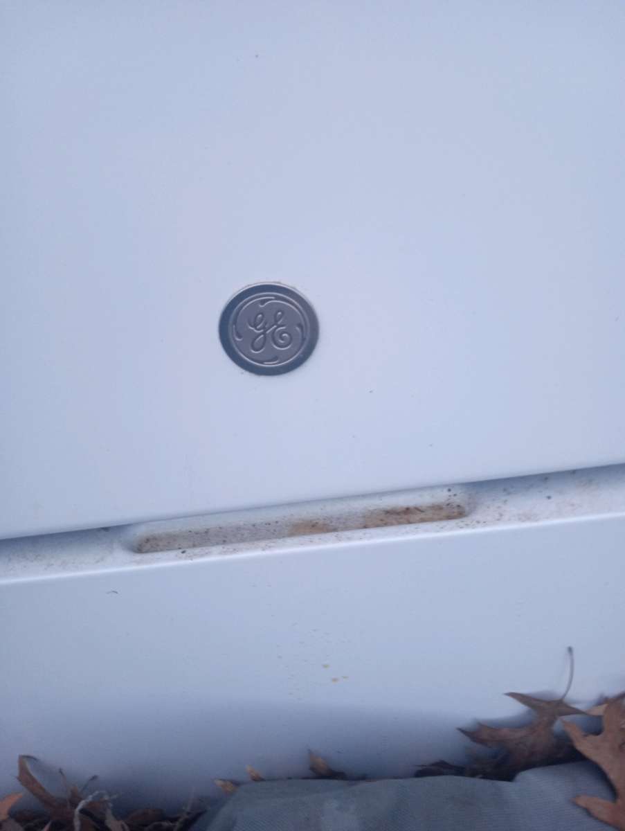 refrigerator and gently used electric stove