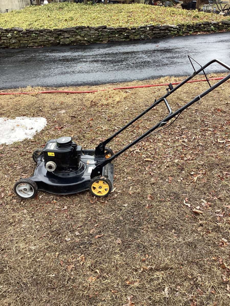 poulan 20inch cut push mower is not a self propelled