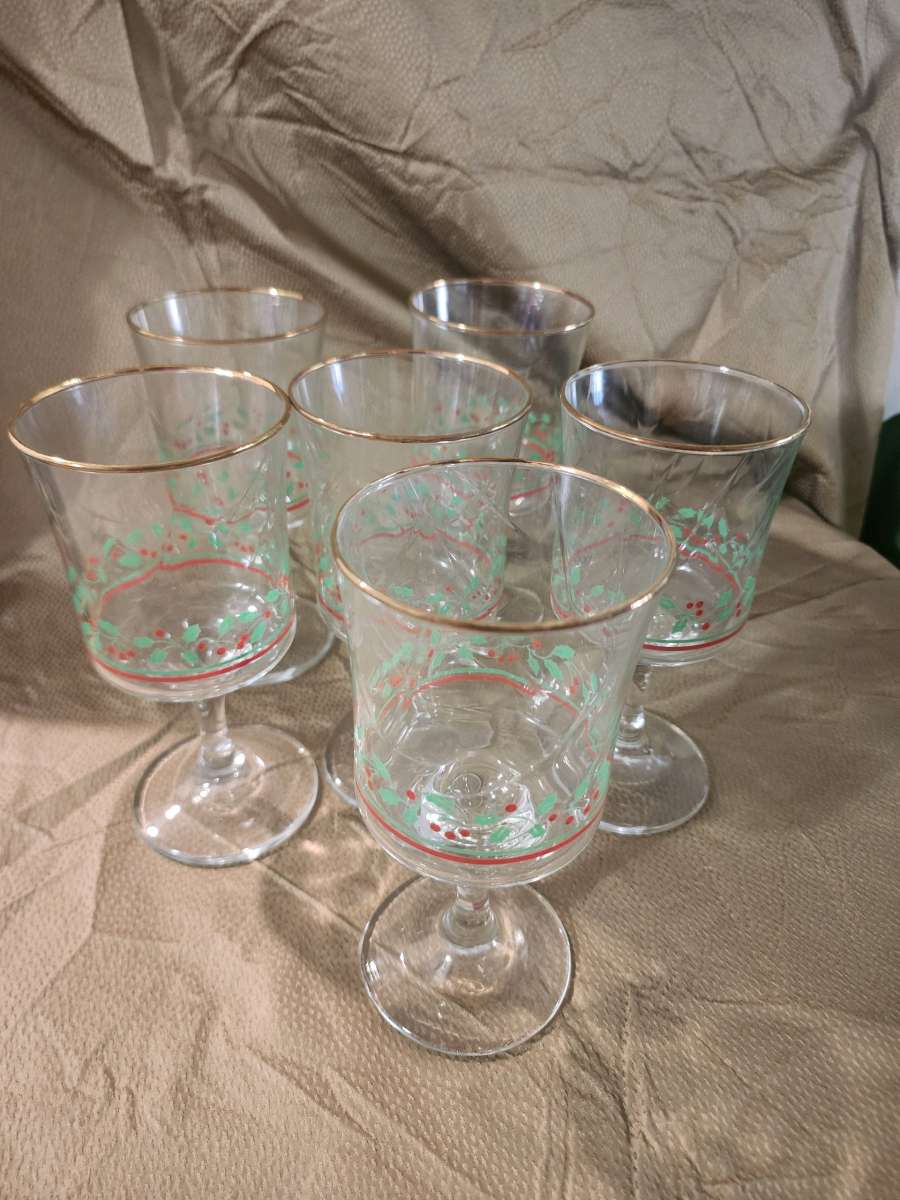 set of 6 vintage Arbys Chritmas glasses