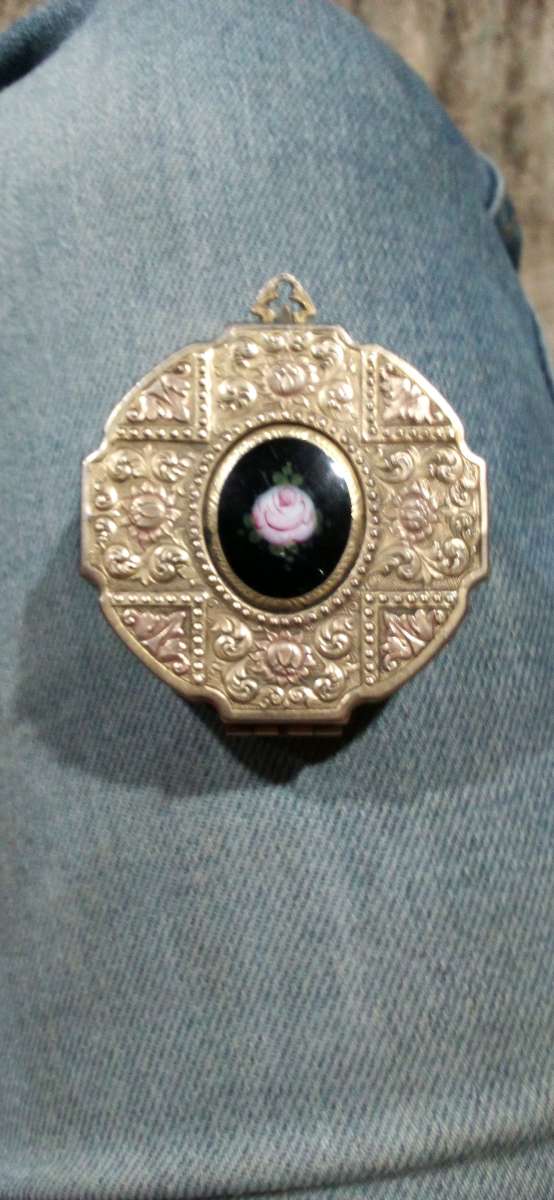 Estee Lauder vintage perfume compact