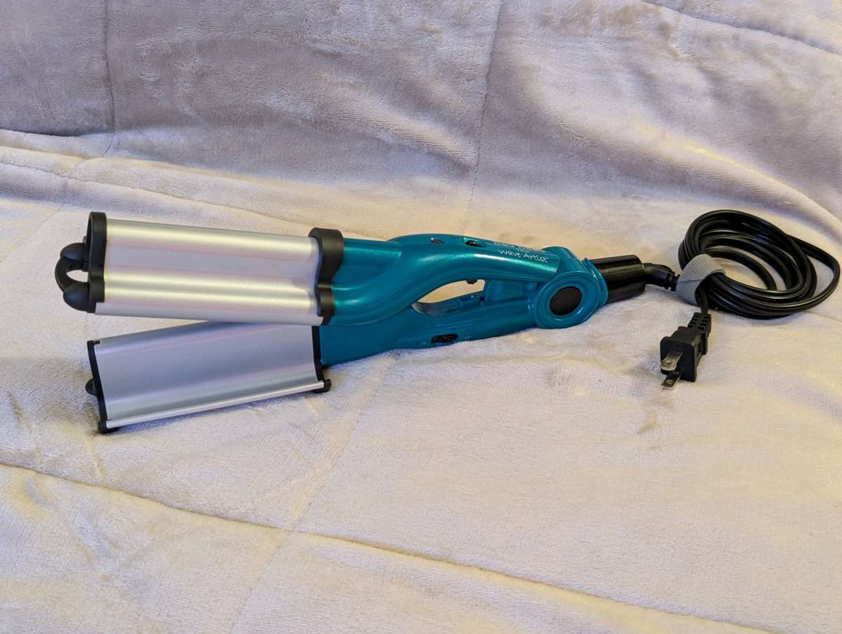 Bed Head Tourmaline  Ceramic Deep Hair Waver Turquoise