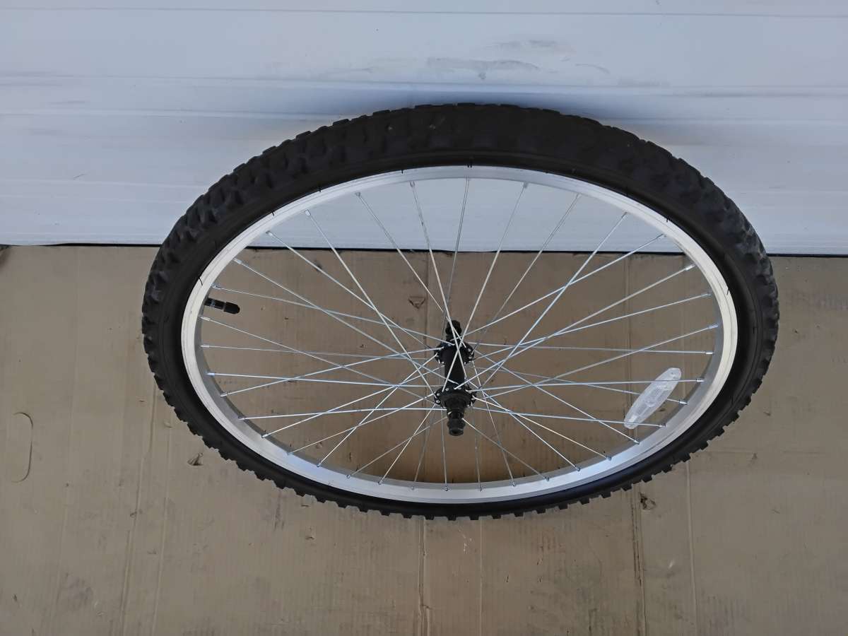 Nice Huffty Bicycle Front Wheel and Tire 26 X 195 Like New