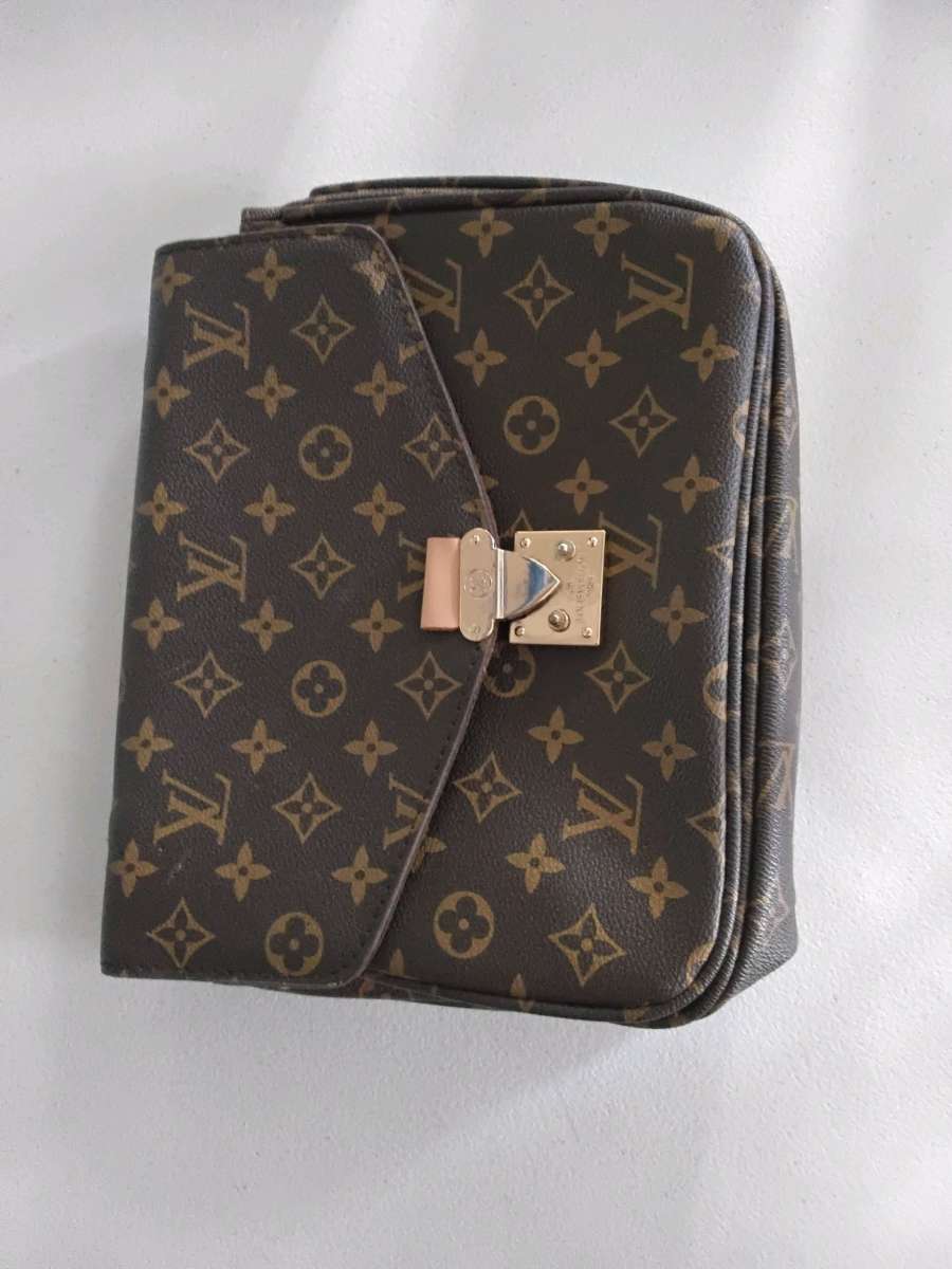 luis Vuitton handbag Crossbody