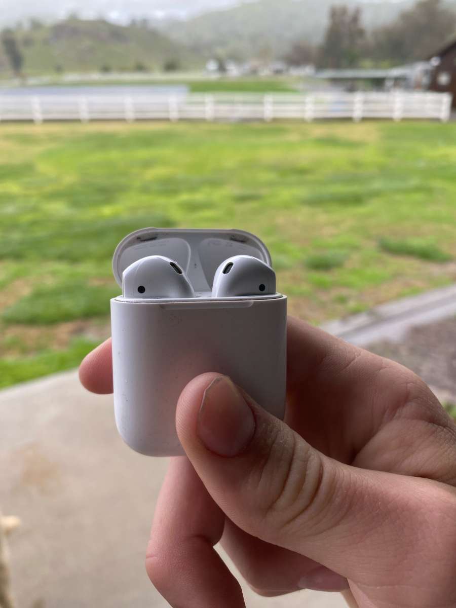 AirPods