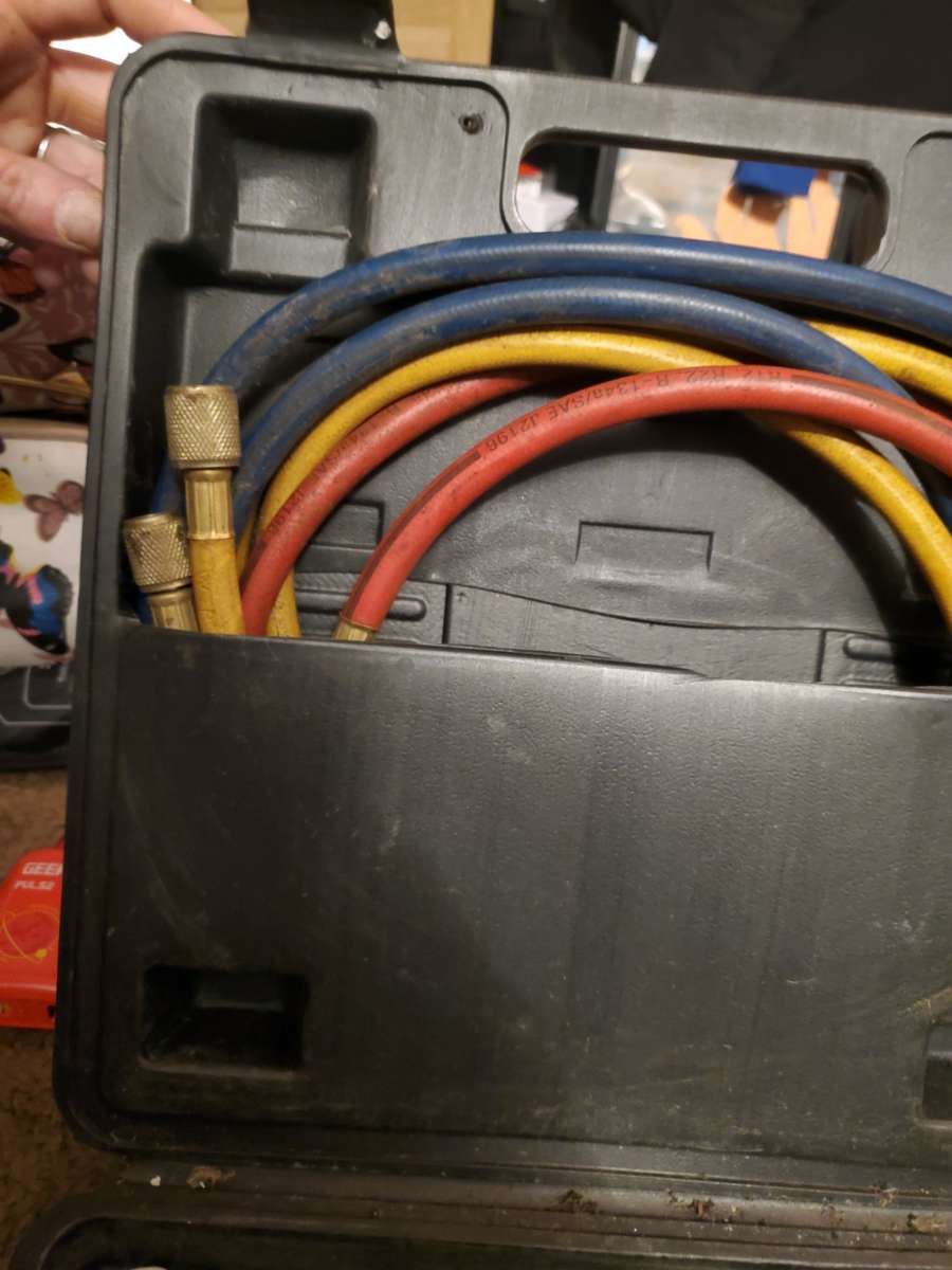 Pittsburgh AC manifold gauge set