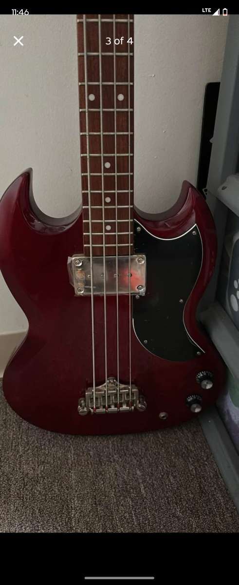 bass guitar