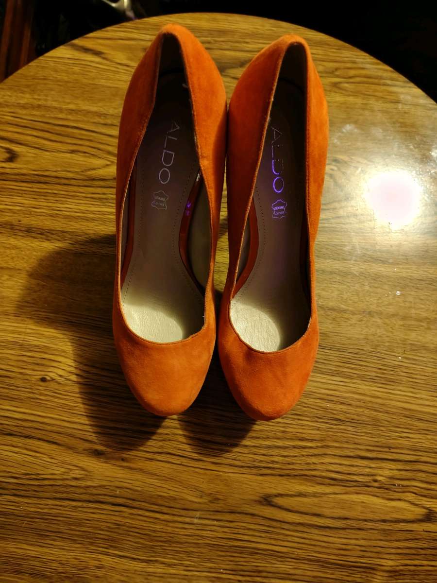 orange heels