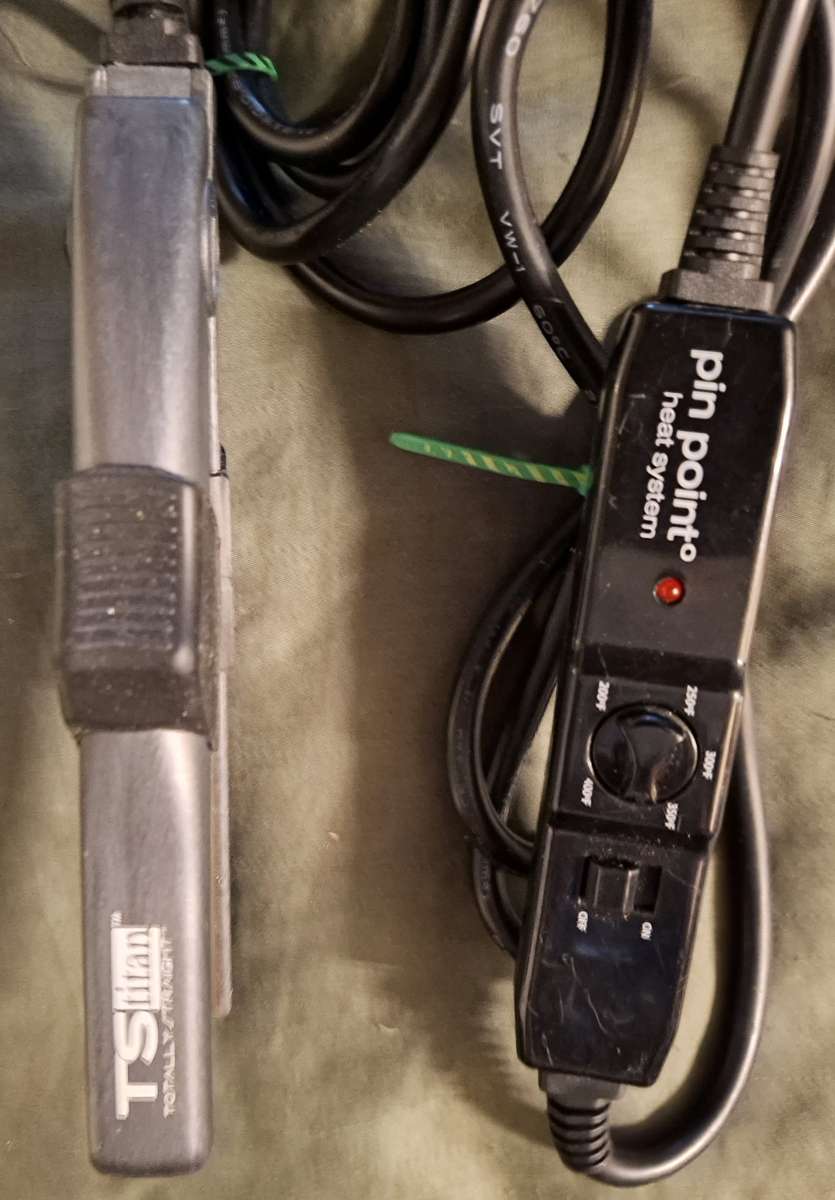 TS Titan totally straight mini hair straightener