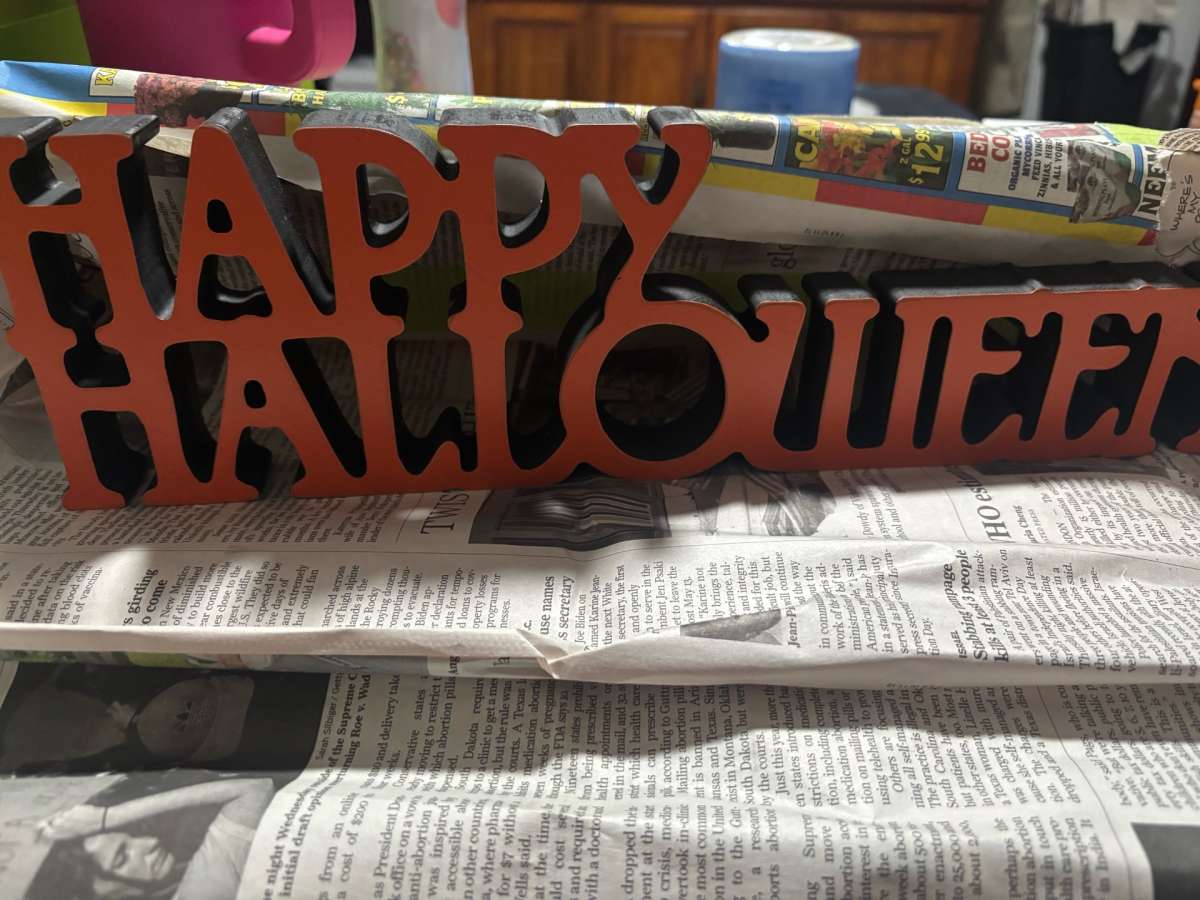 happy Halloween Sign