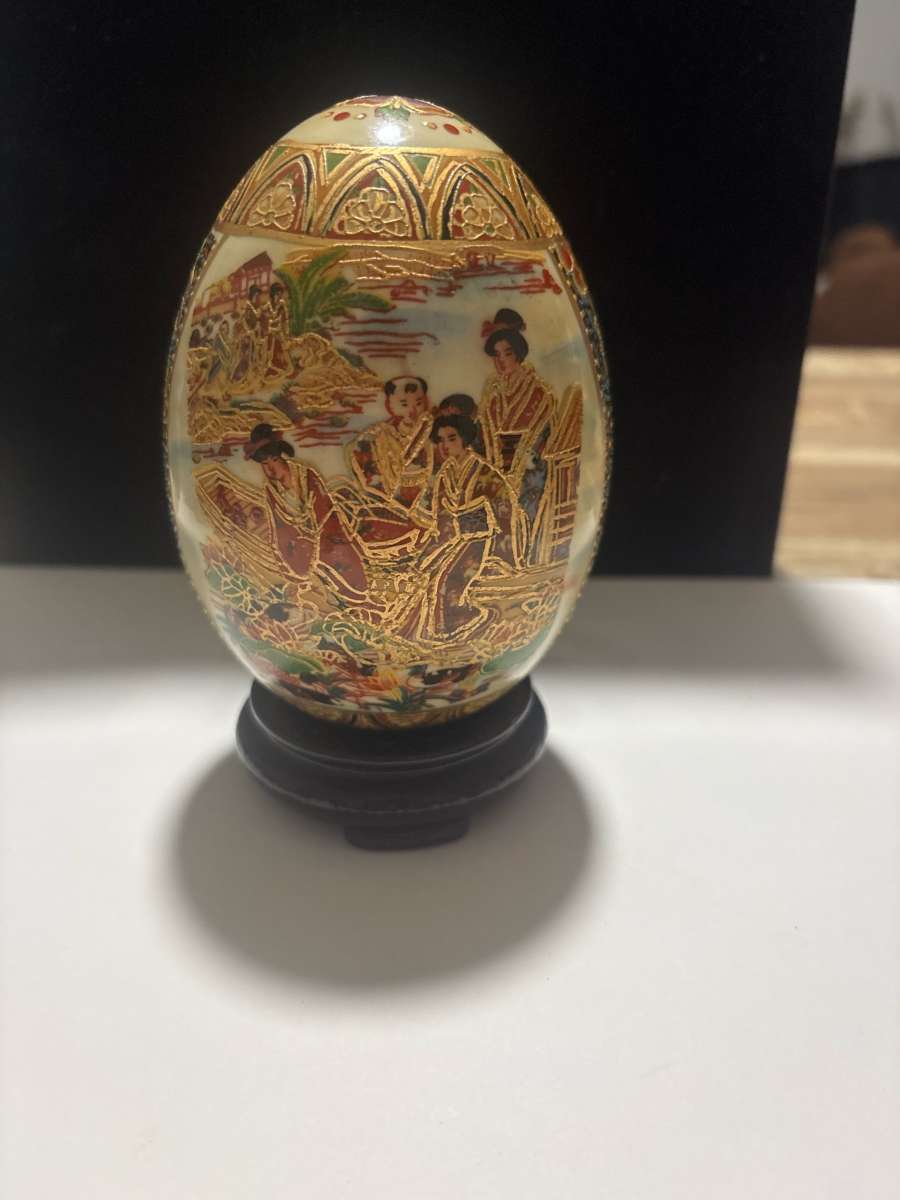 Chinese porcelain egg
