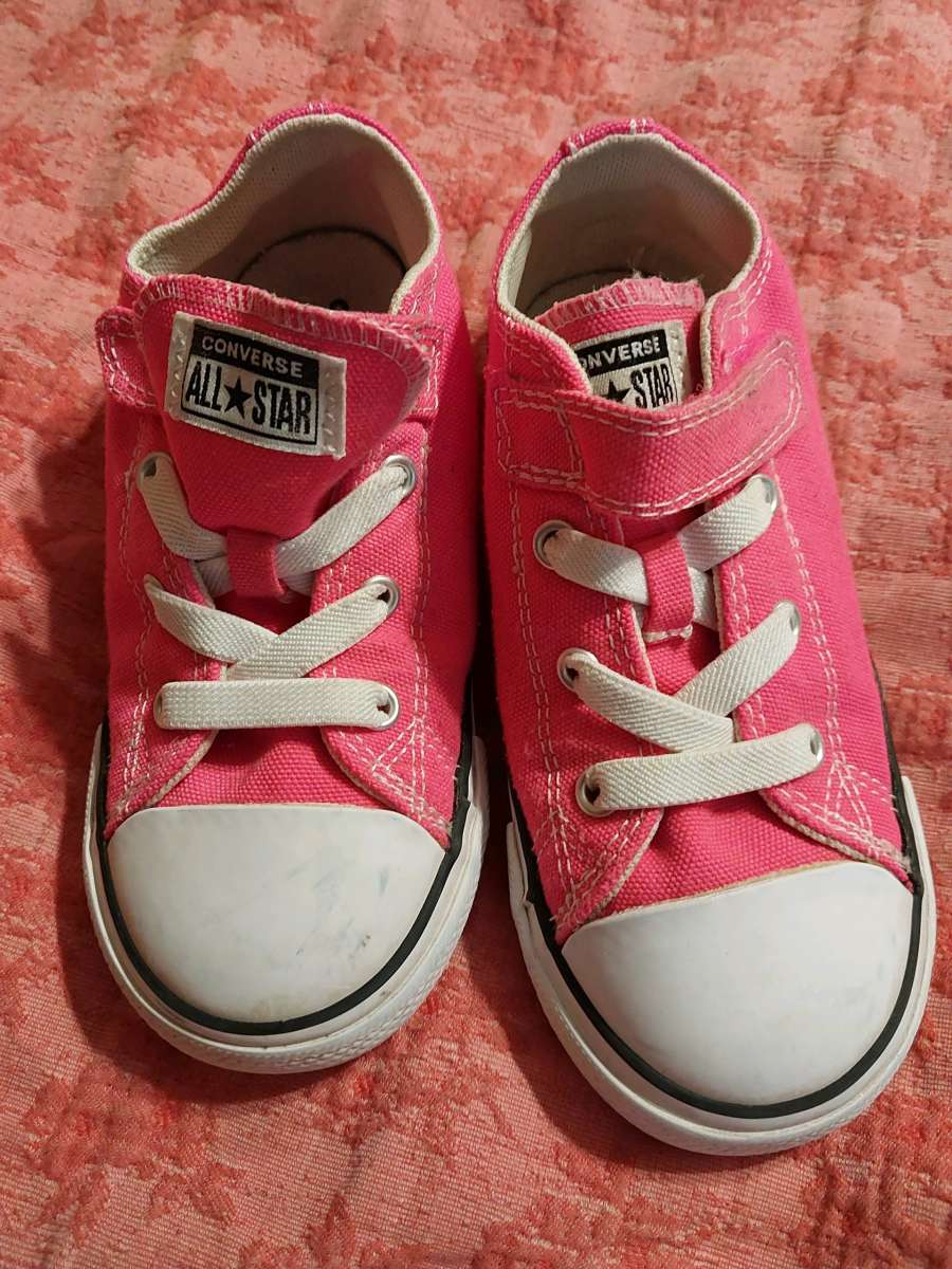 Girls Converse Allstar Chuck Taylors
