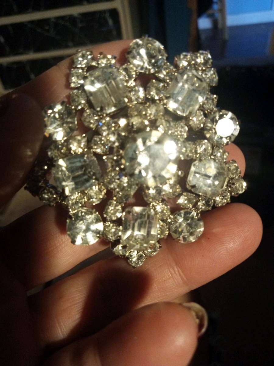 Beautiful LG Antique  Brooch