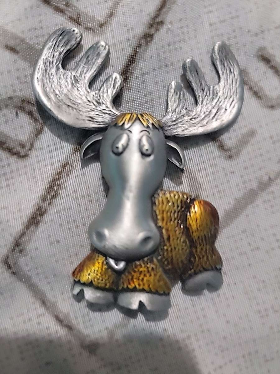 Moose brooch