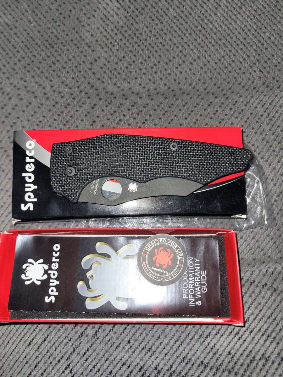 SPYDERCO POCKET KNIFE