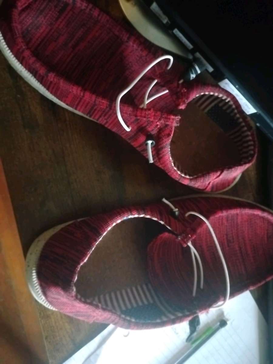 size 13 men tennis shoes