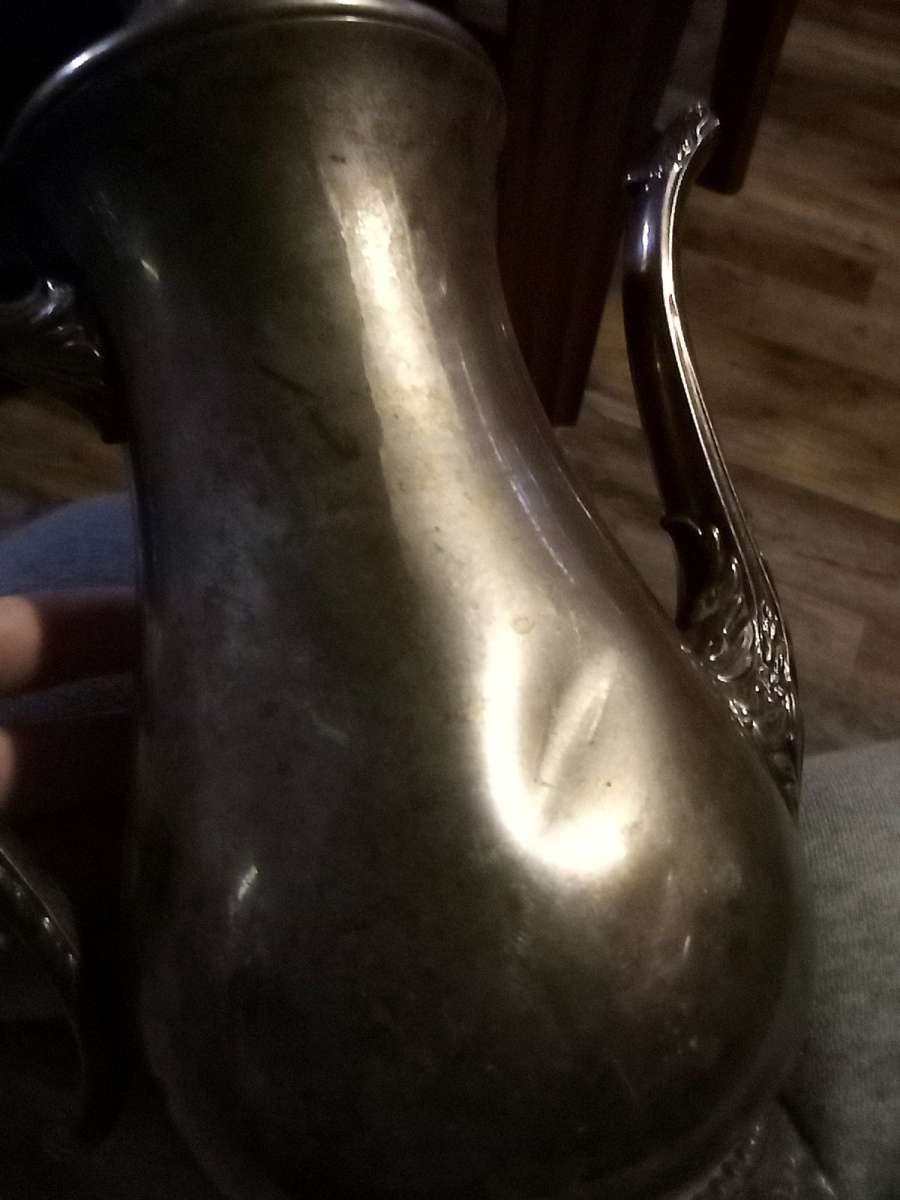 silver tea pot