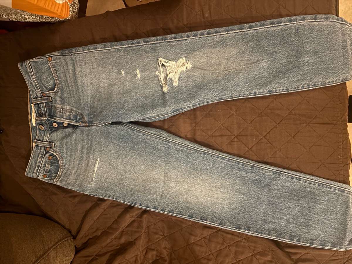 Levis women jeans