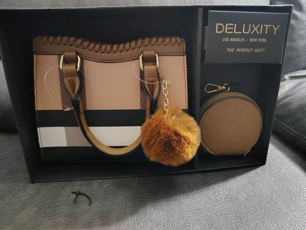 Multicolor crossbody set