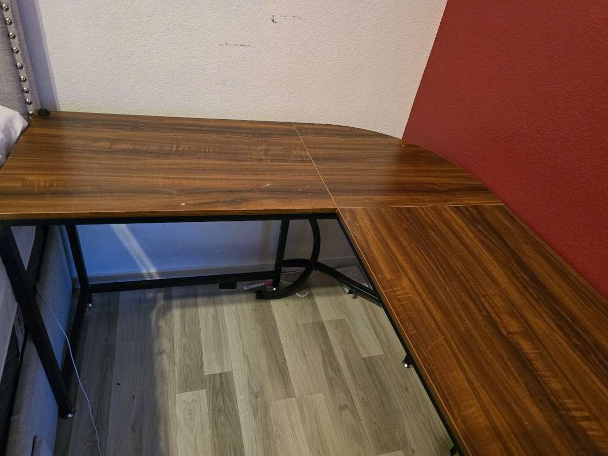 Corner Desk