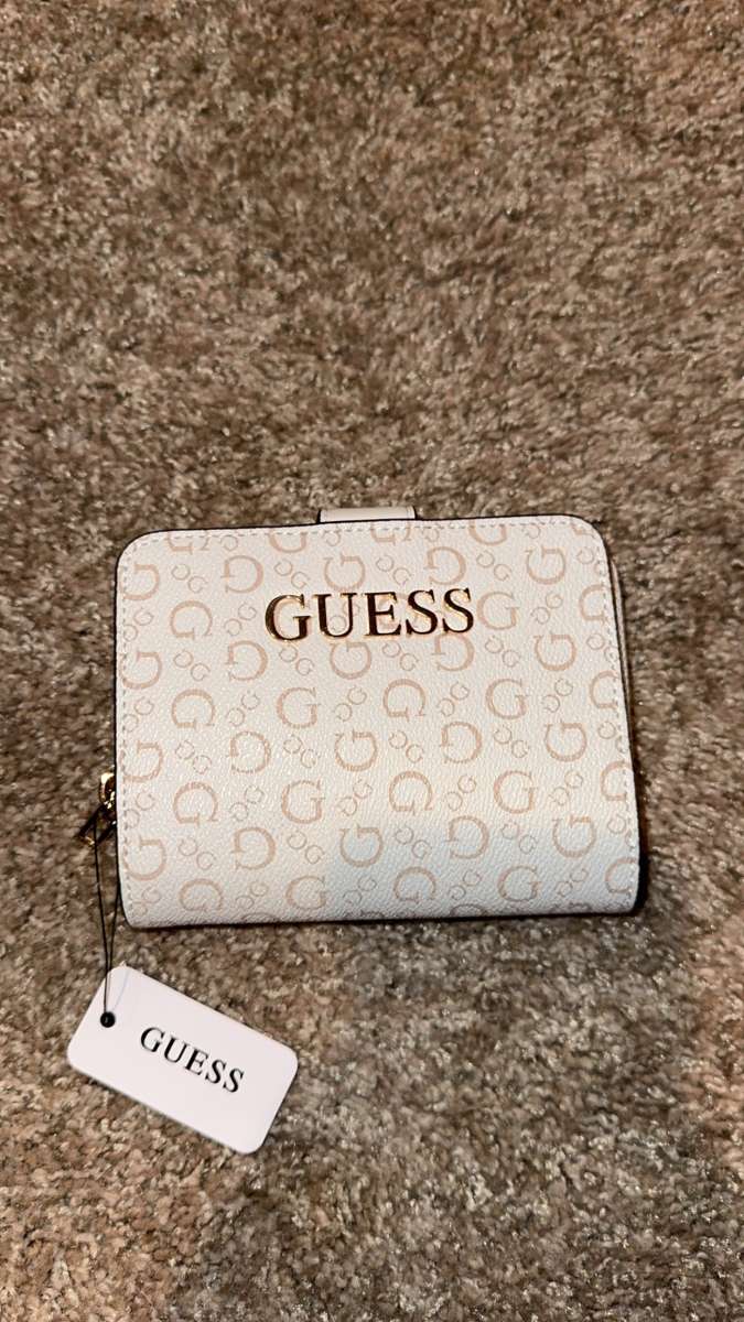 GUESS WALLET AND PURSE SET