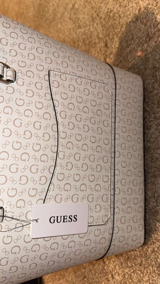 GUESS WALLET AND PURSE SET