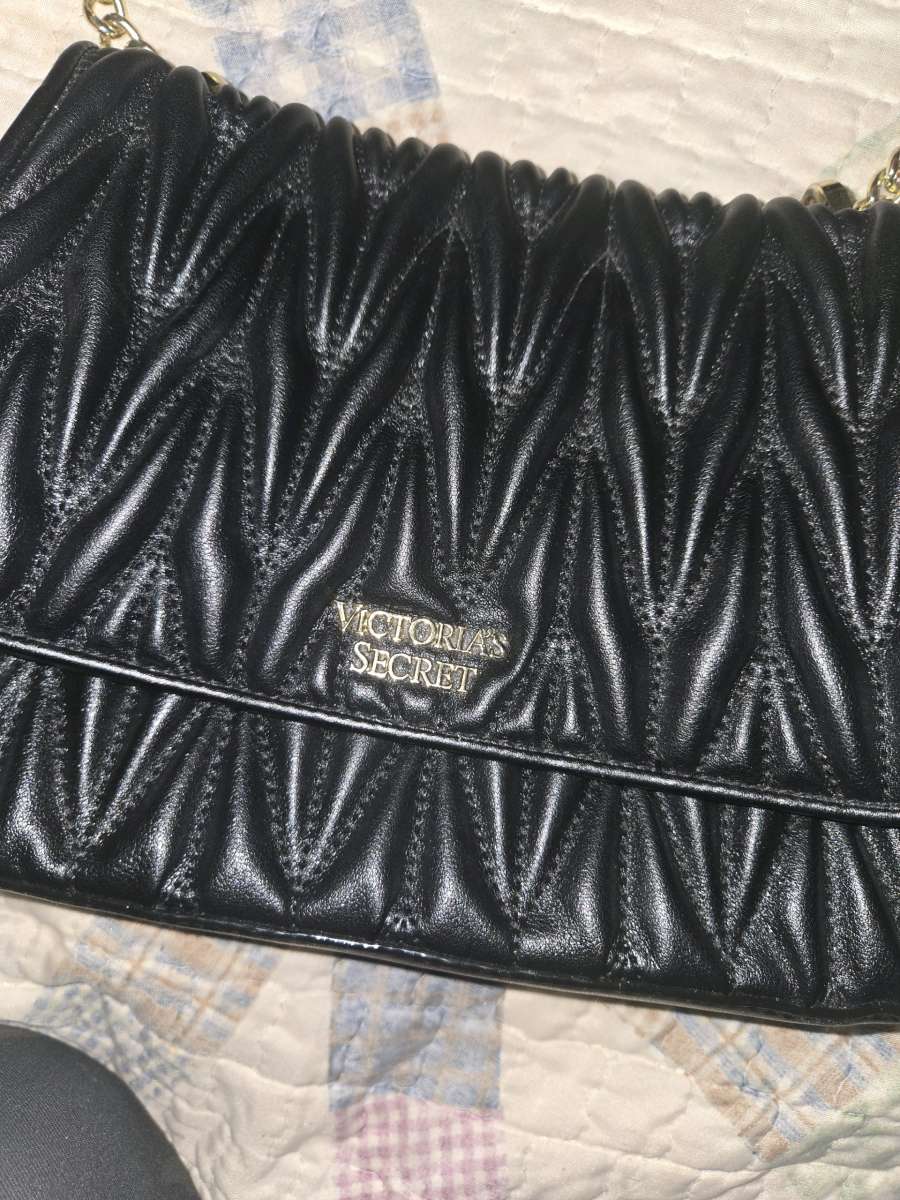 like new crossbody purse no flaws see pics