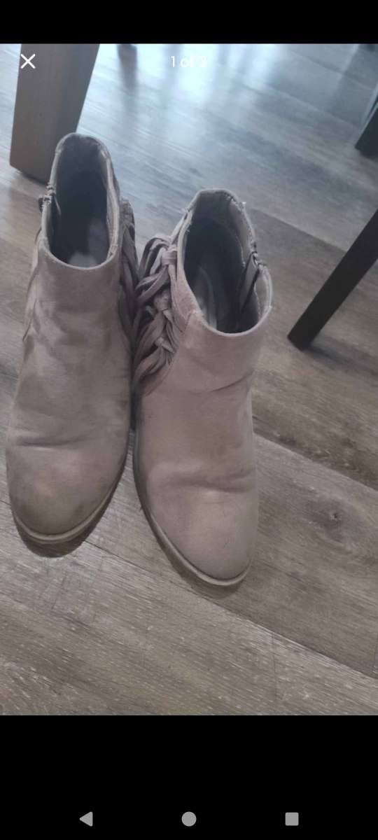 tan western heel boots