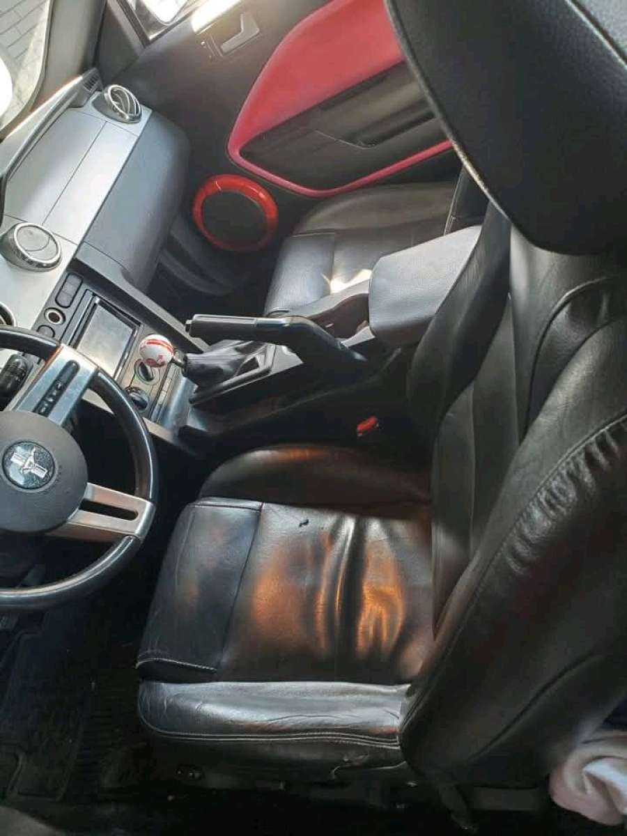 Ford Mustang 2005 standar