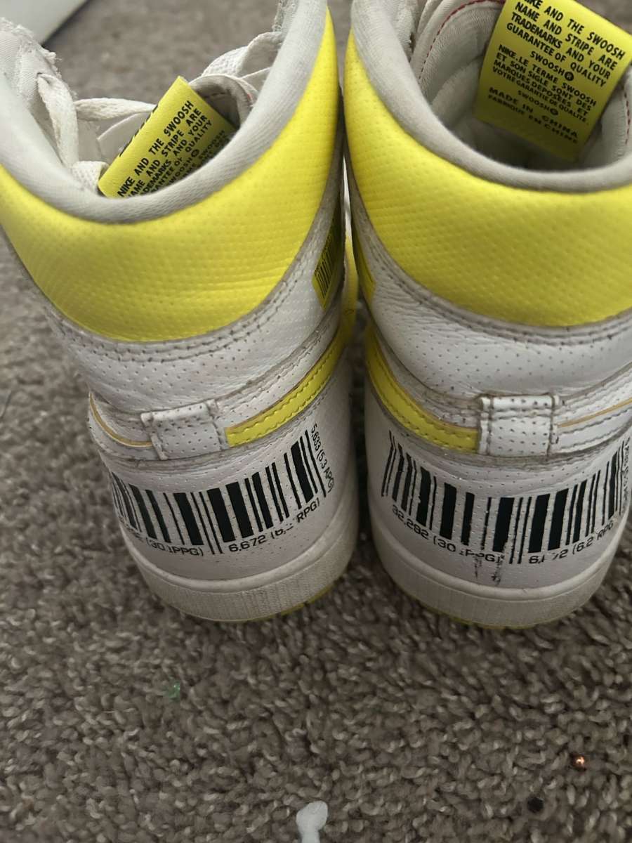 Air Jordan 1 Retro High OG First Class Flight