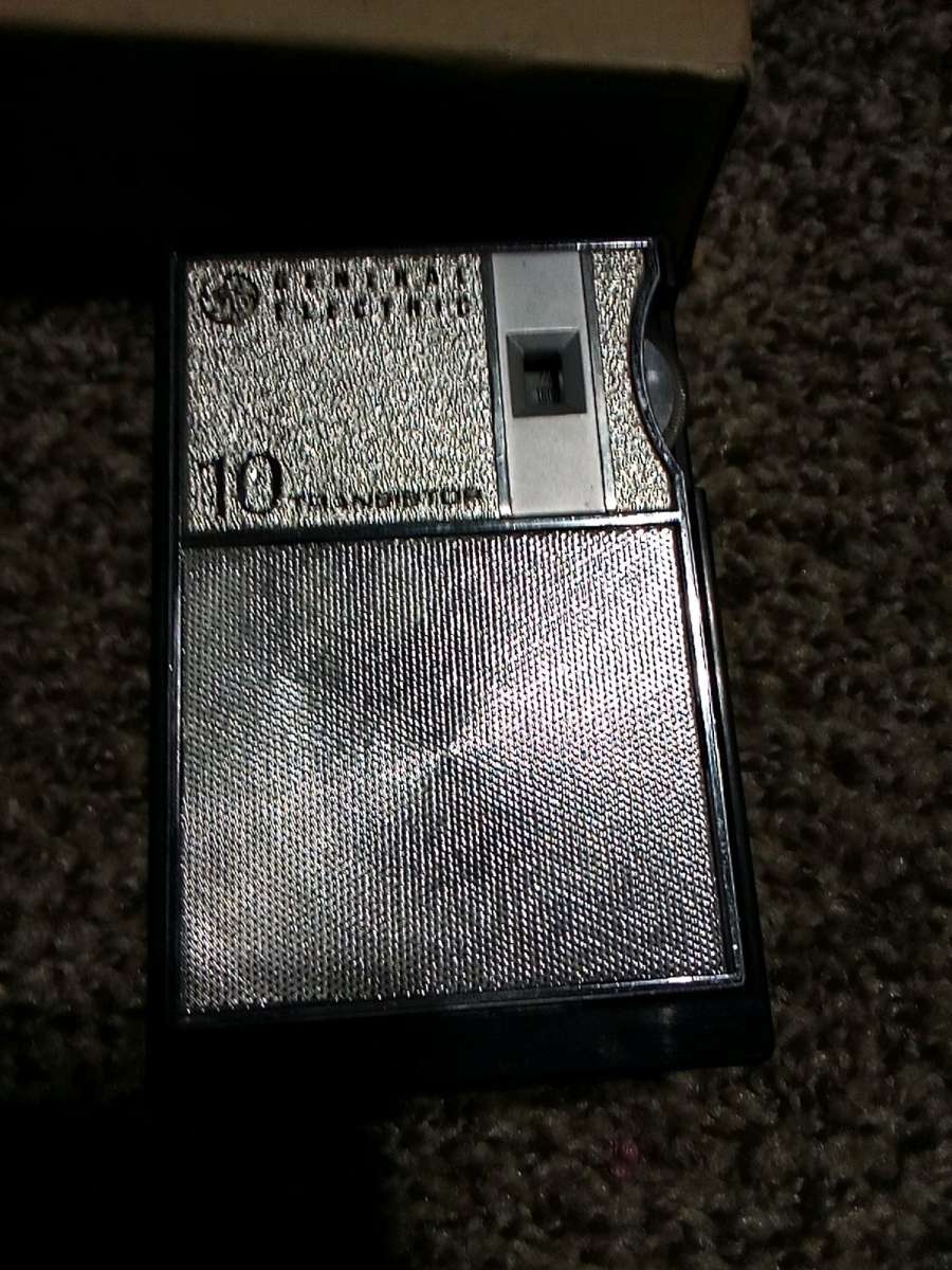 antique transistor radio