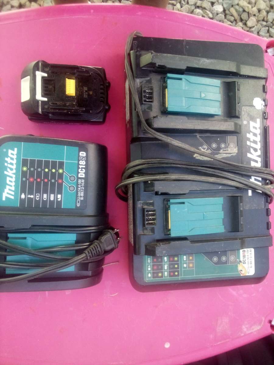 Makita chargers and 1 battery