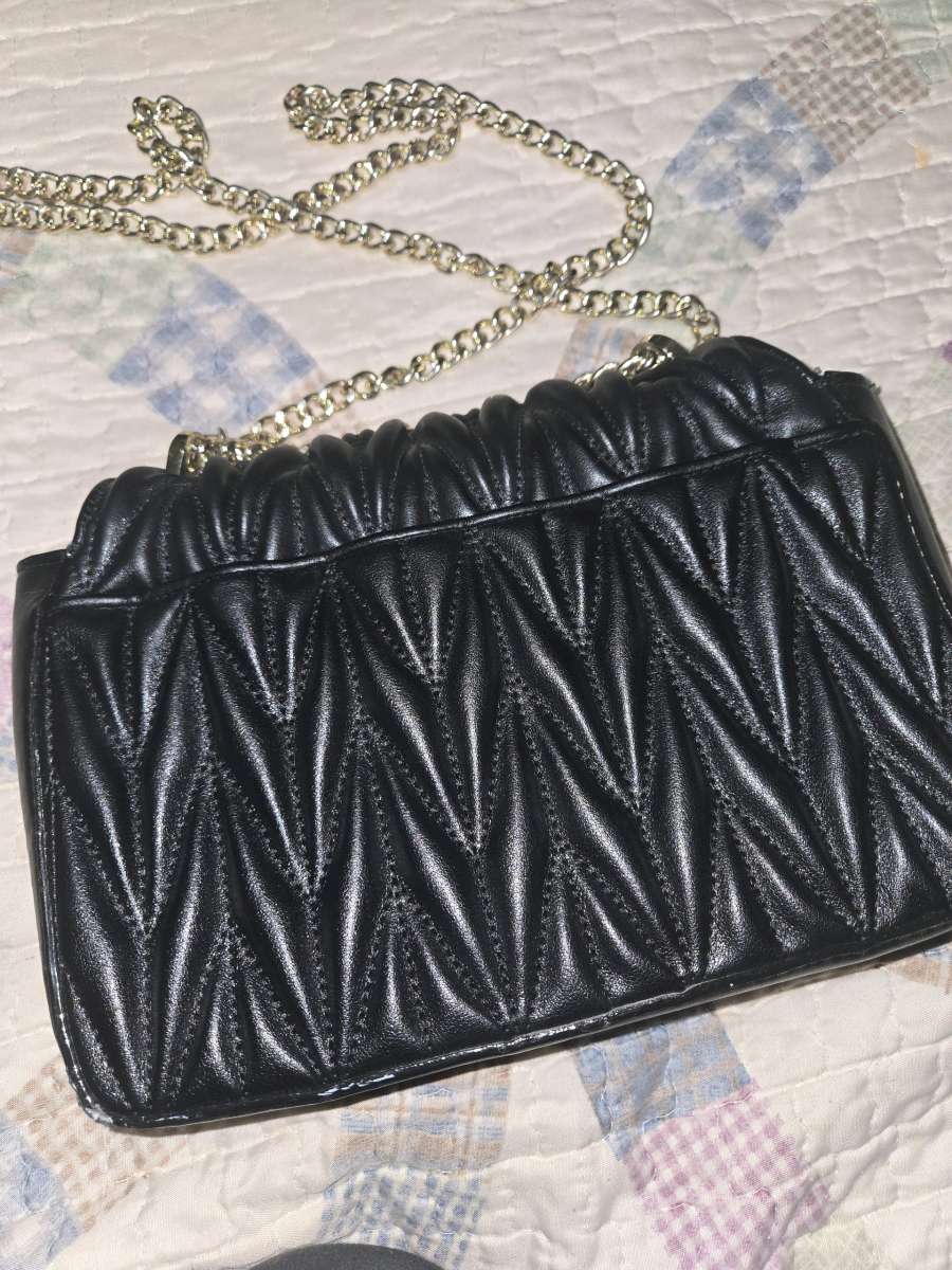 like new crossbody purse no flaws see pics