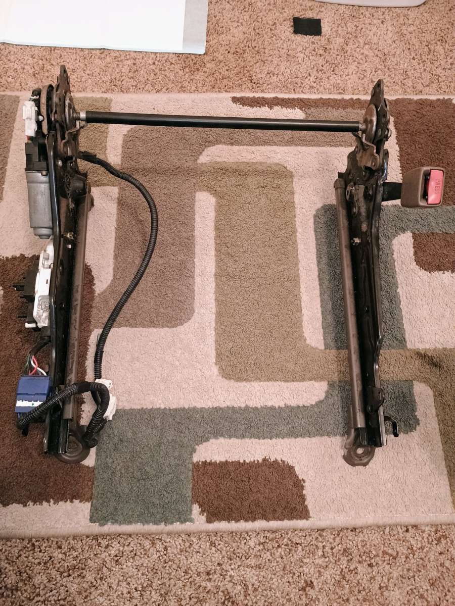 4 runner seat track passenger side