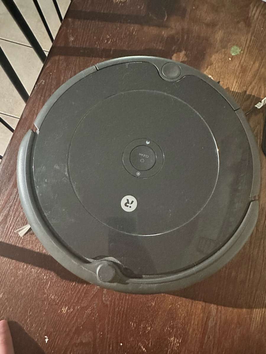 iRobot Roomba 694 WiFi Robot Vacuum