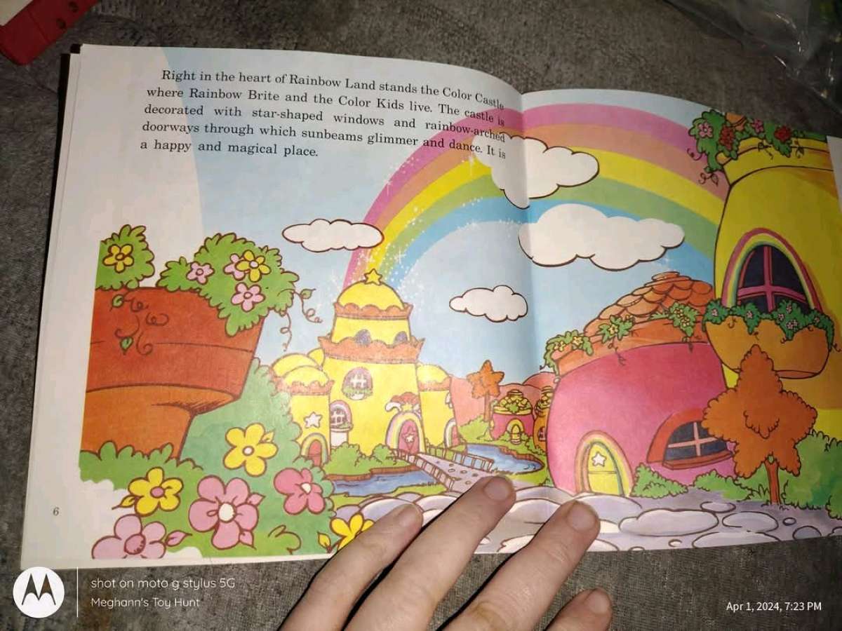 Vtg Rainbow Brite Reading Set w cassette tape